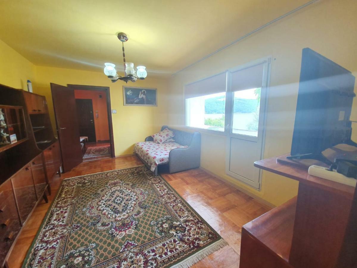 Apartament Apartament Denis Orszowa Zewnętrze zdjęcie