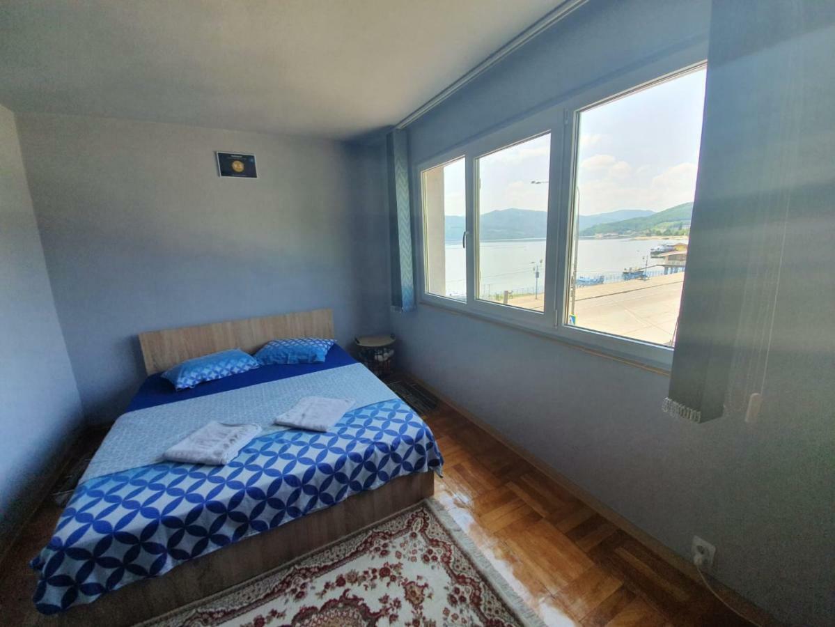 Apartament Apartament Denis Orszowa Zewnętrze zdjęcie